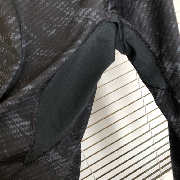 UNDER ARMOUR top - Picture 3 of 4